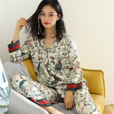 Casual Satin Pajamas Fashion Lady Long-sleeved Sleepwear Suit Flower Bird Pattern Woman Pajamas can be worn outside Pajama set