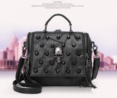 Women Gothic Black Skull Rivet Sheep Gunuine Leather Fashion Tote Bag One Shoulder Bag with Tassels 