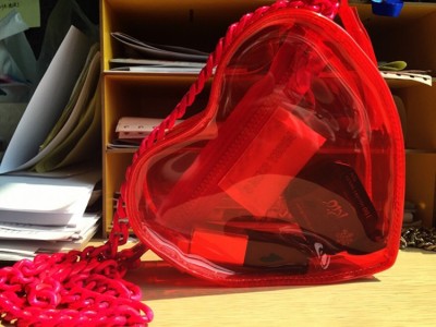 2019 new arrival personalized pvc clear red heart bag transparent chain handbag Fun Popular Cheap Fashion Unique Purses and Handbags With Chain Strap