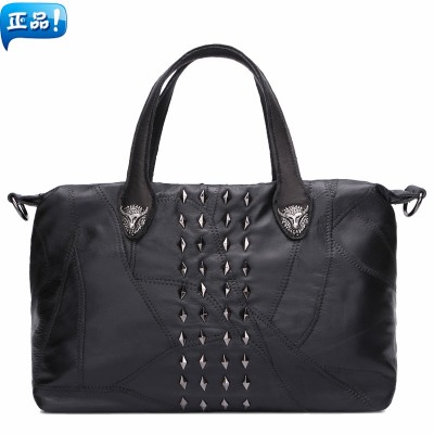 2019 new sheepskin female punk rivet handbag messenger bag large capacity womens genuine leather  handbag 