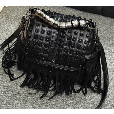 New Design Fashion Sheepskin & Pu Leather Tassel Shoulder Bags Women Casual Punk Rock Handbags Rivets Messenger Bag Lady Totes