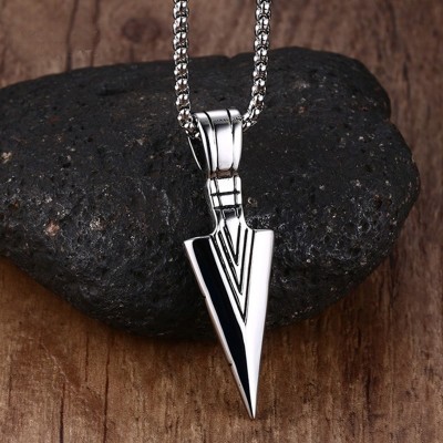 Striking Mens Vintage Spearhead Arrowhead Pendant Necklace for Men Special Surf Bike Chocker Stainless Steel Jewelry